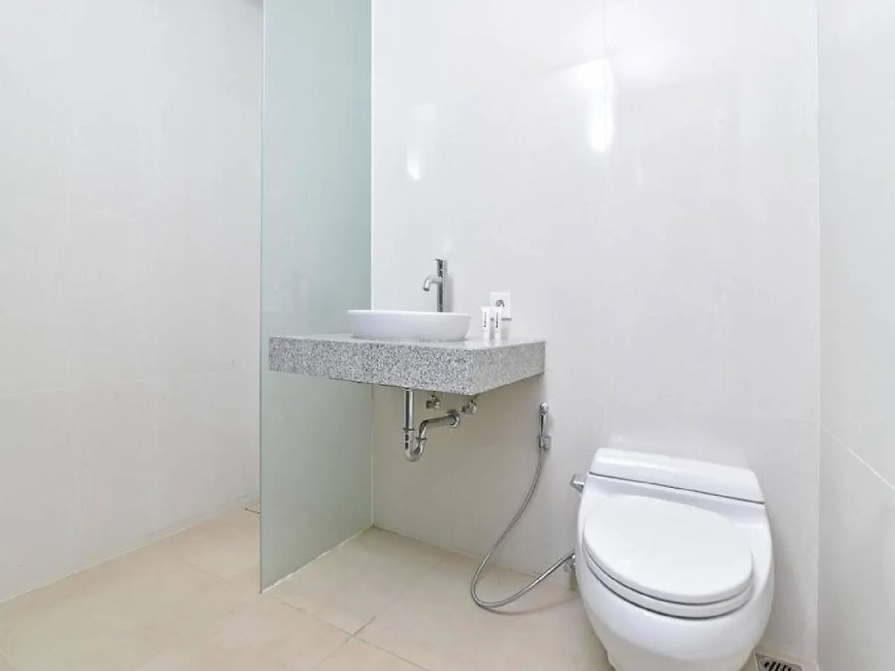 Reddoorz Plus Near Pantai Jimbaran 招待所 金巴兰